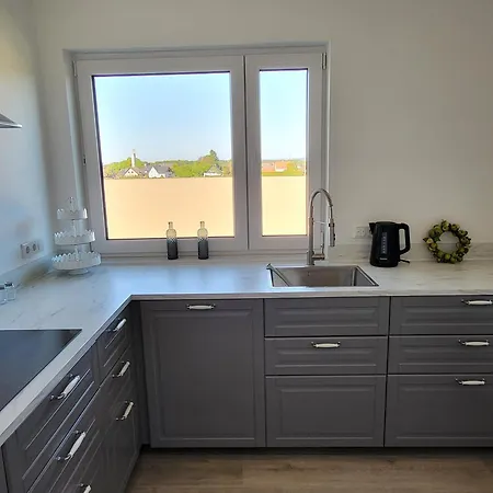 Emily Apartments, Moderne Ruhige Wohnung, Nur 4 Km Von Der A2 Apartment Niederdorla
