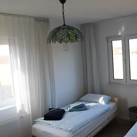 Emily Apartments, Moderne Ruhige Wohnung, Nur 4 Km Von Der A2 Niederdorla
